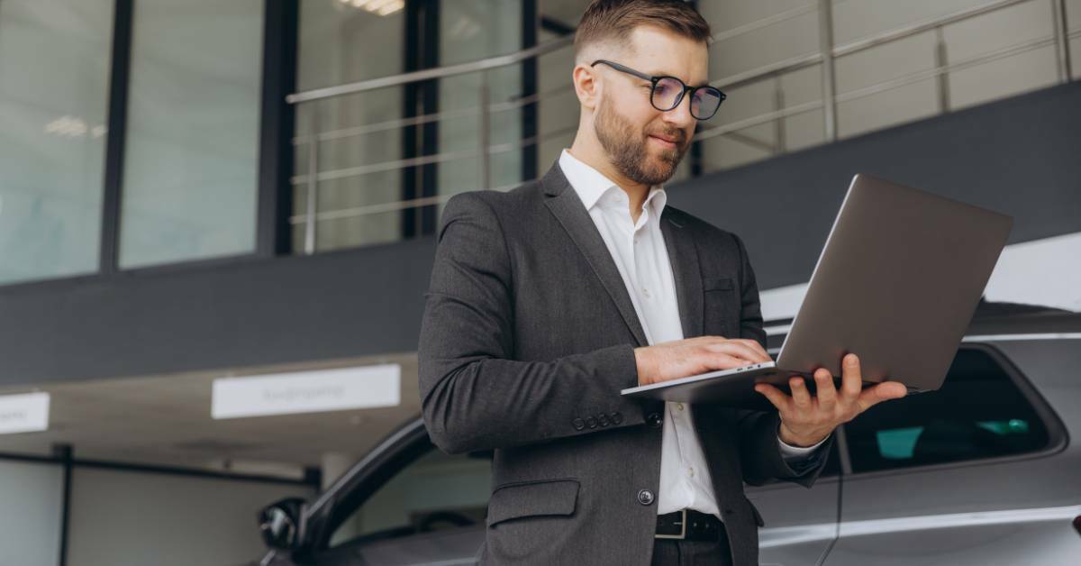 accountant using dms software