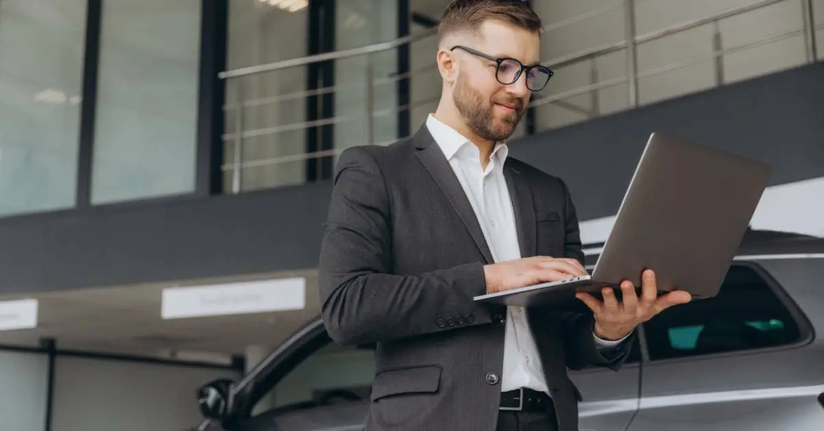 accountant using dms software