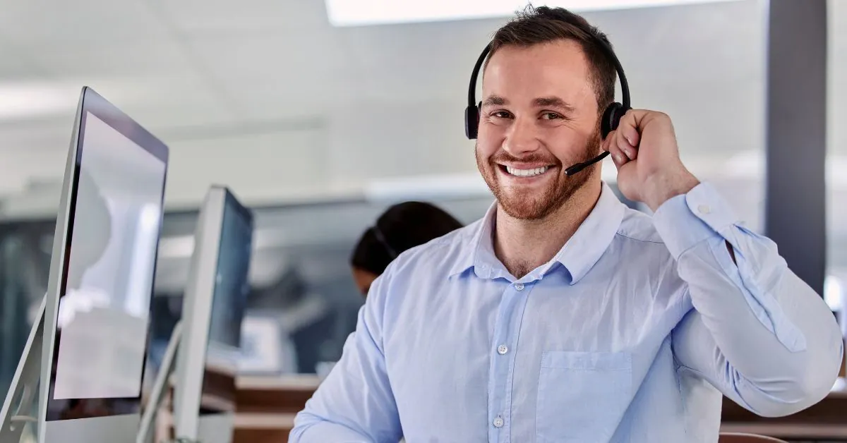 person using Autosoft DMS smart auto dealer software